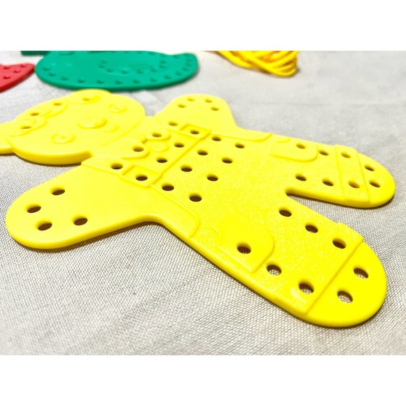 Threading Lacing Animals Large (Bear Dog Duck) - 8pc & 24 laces Primary Colors - Picture 4 of 4